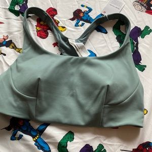 NWT Lululemon wonder train bra size 8 Misty Glacier
